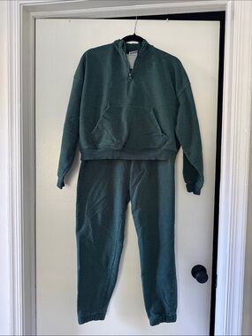 Forest Green Quarter-Zip Sweatshirt and Joggers Gymshark Set